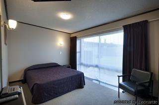 Heartland Hotel